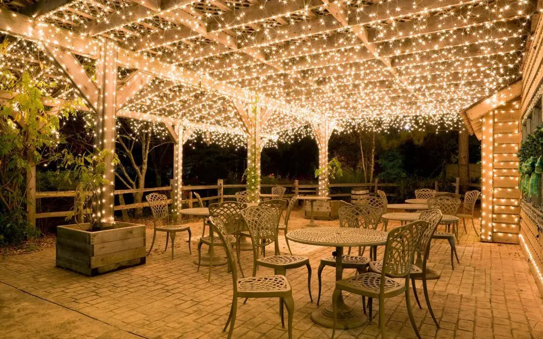 How to Decorate Your Pergola with Lights