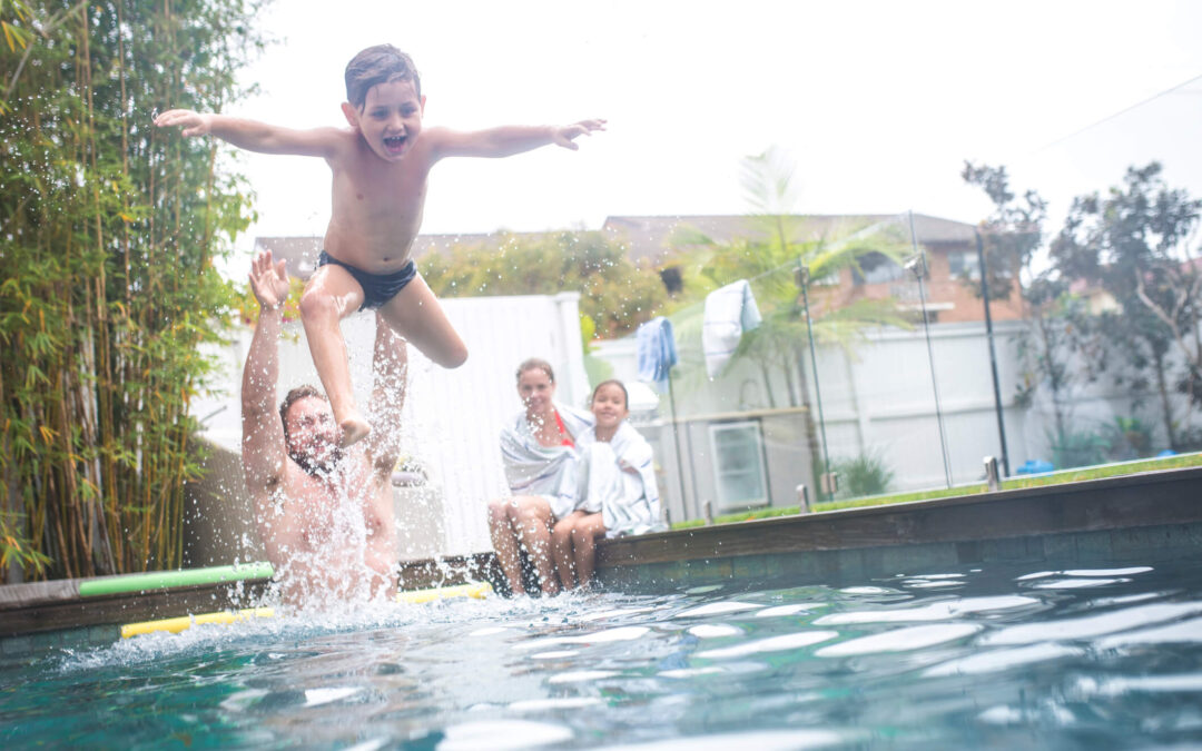 Should I Get a Pool? Three Benefits To Having A Pool In Your Florida Home